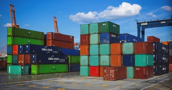 Containerschiff Buehne