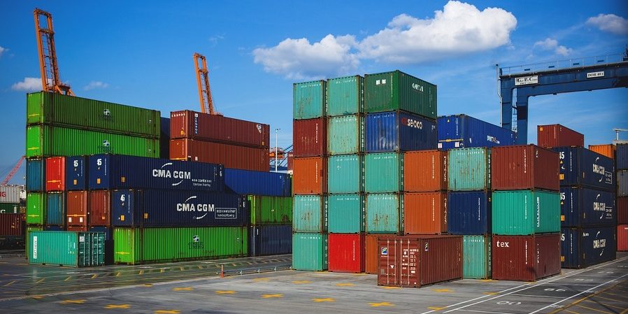 Containerschiff Buehne