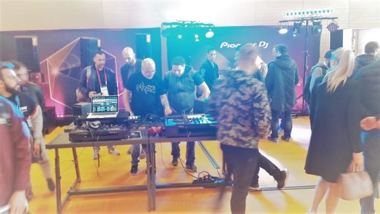 DJ-Con-Prolight-Sound-Besucher-Sample