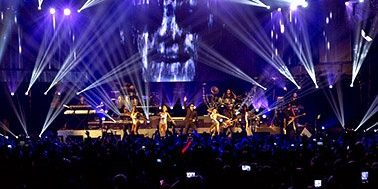 Martin-Pitbull-light-show