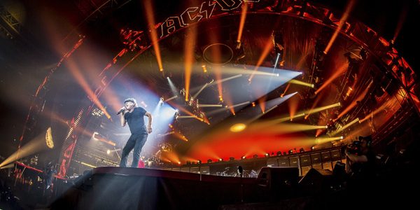 ACDC Rock or Bust Tour AC/DC vertraut auch bei dieser Tour Patrick Woodroffe als Lichtdesigner und Show Director sowie Cosmo Wilson als Lighting Director.