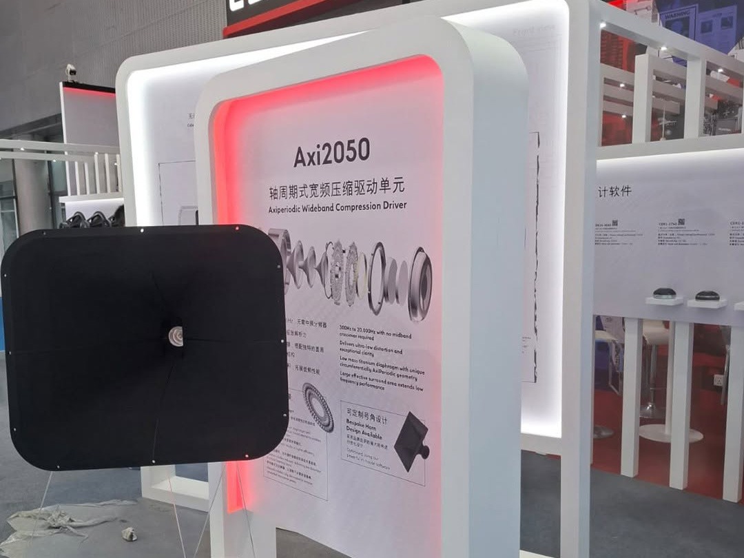Celestion-Präsentation des Axi2050 Compression Drivers mit Horn-Demo am Messestand