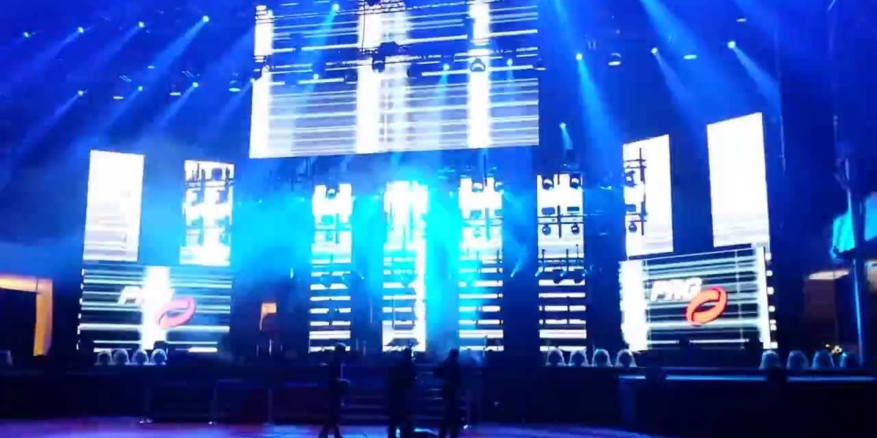 Gigantische PRG-Show in der Festhalle (Teile 1+2)