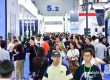 Gut besuchte Messehalle mit Ständen und Fachpublikum auf der Prolight + Sound Guangzhou.