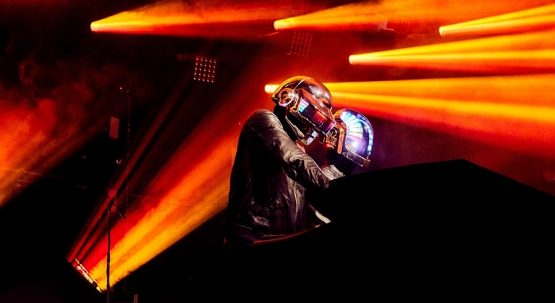 show-opening-adam-hall-experience-center