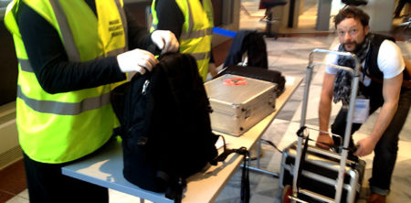 Security concepts for trade fairs: Security check at Prolight + Sound