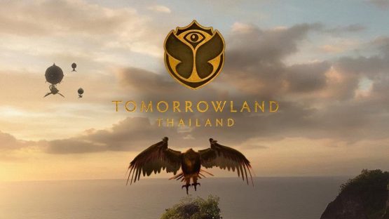 Tomorrowland-Thailand-Motiv mit Vogel über Küstenlandschaft und Logo