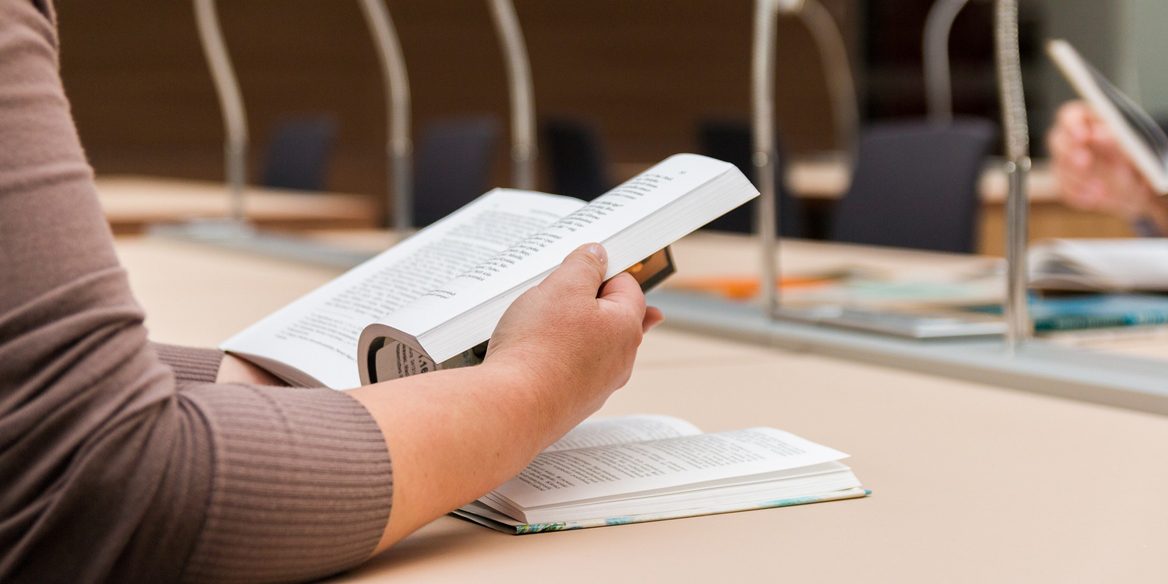 Projekt ECVAET 3 – Die Europäische Meisterausbildung in der Veranstaltungstechnik. Projekt ECVAET 3 - Die Europäische Meisterausbildung in der Veranstaltungstechnik.